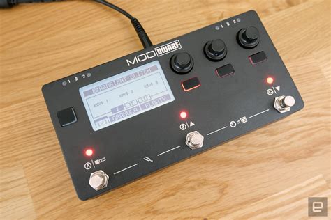 digital dwarf guitar|Mod Dwarf modular guitar pedal hands.
